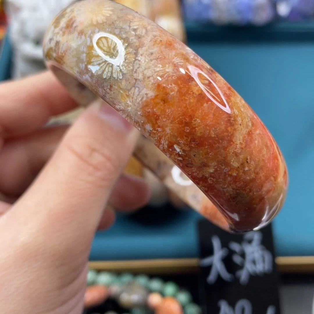 未镶嵌手镯硅化玉