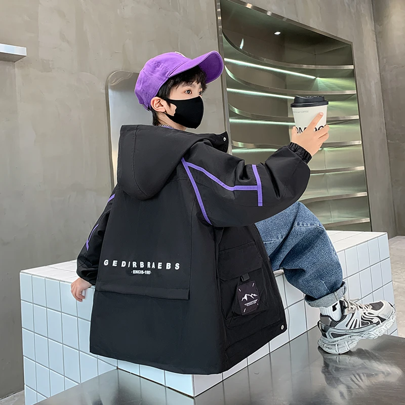 男童外套春秋款2025新款夹克中大儿童春装男孩酷帅风衣春季冲锋衣