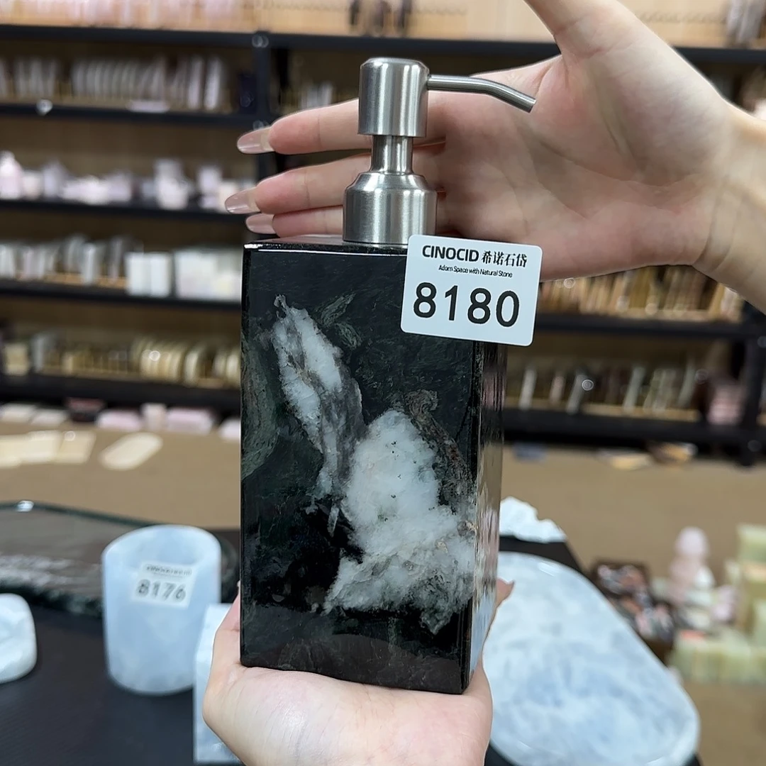 Z****z8180 芬迪绿洗手液