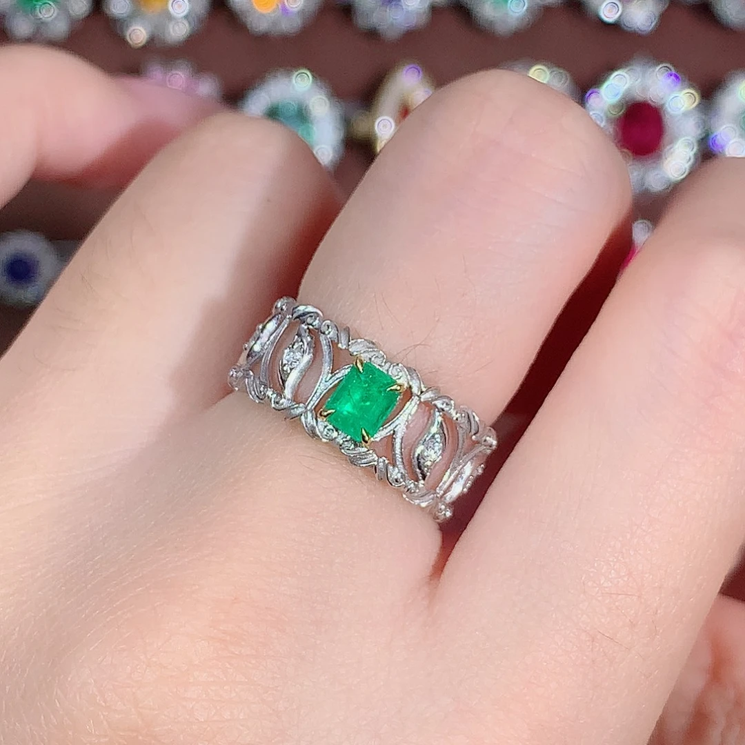 18K金镶嵌戒指祖母绿0.53ct/天然宝石/七天无理由