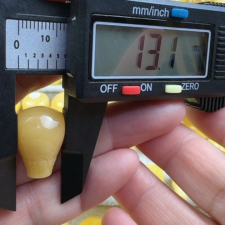 蜜蜡未镶嵌裸石38杂