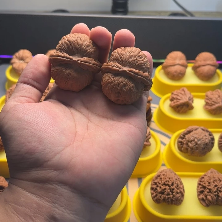 文玩核桃吊坠元宝47