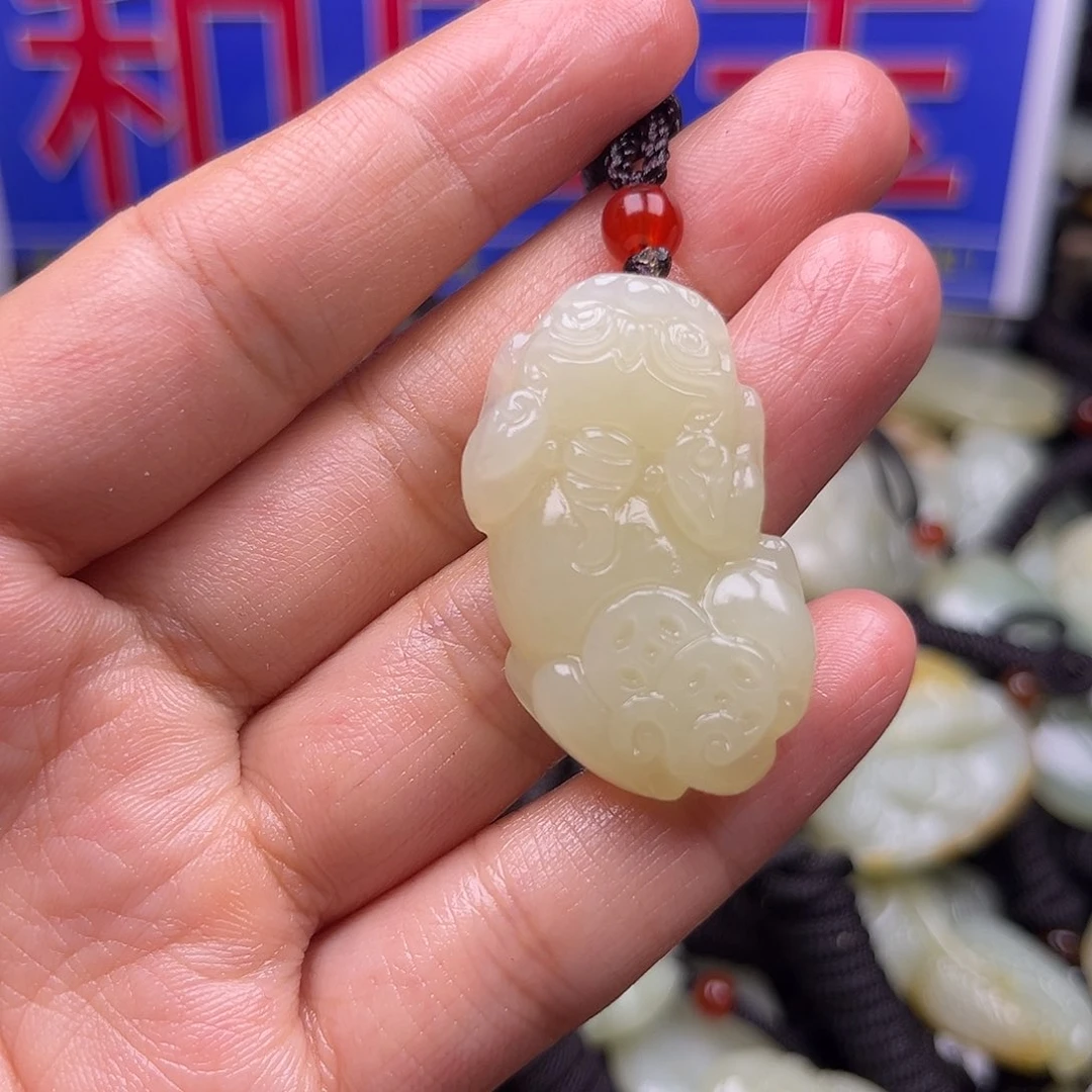 颈饰未镶嵌和田玉