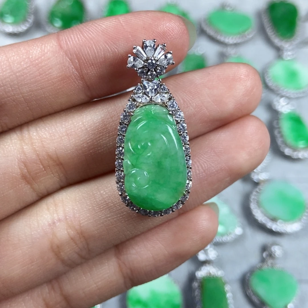 颈饰未镶嵌翡翠如意