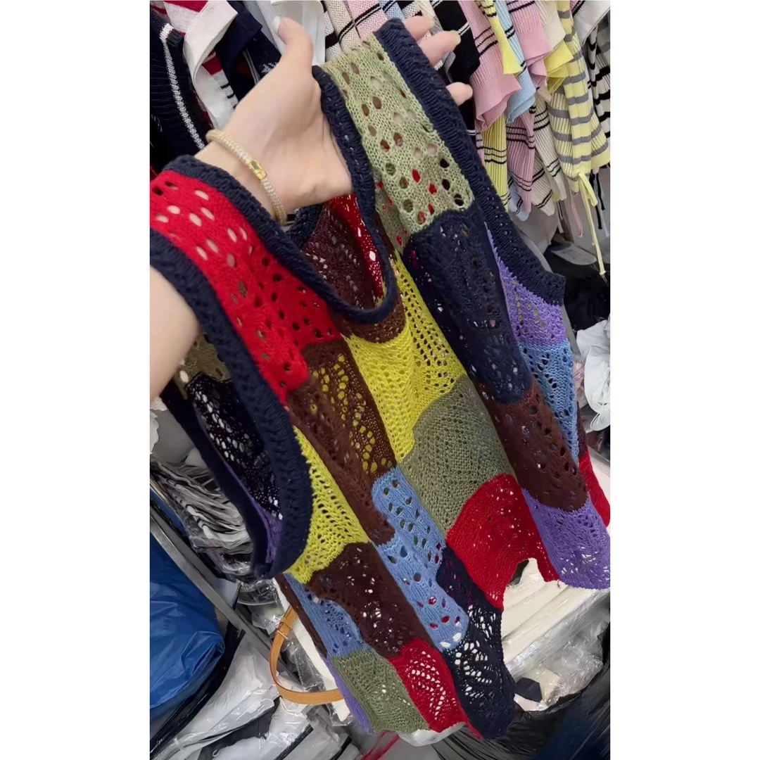 今年流行穿搭2025夏季新款温柔风拼色针织背心法式宽松型国潮上衣