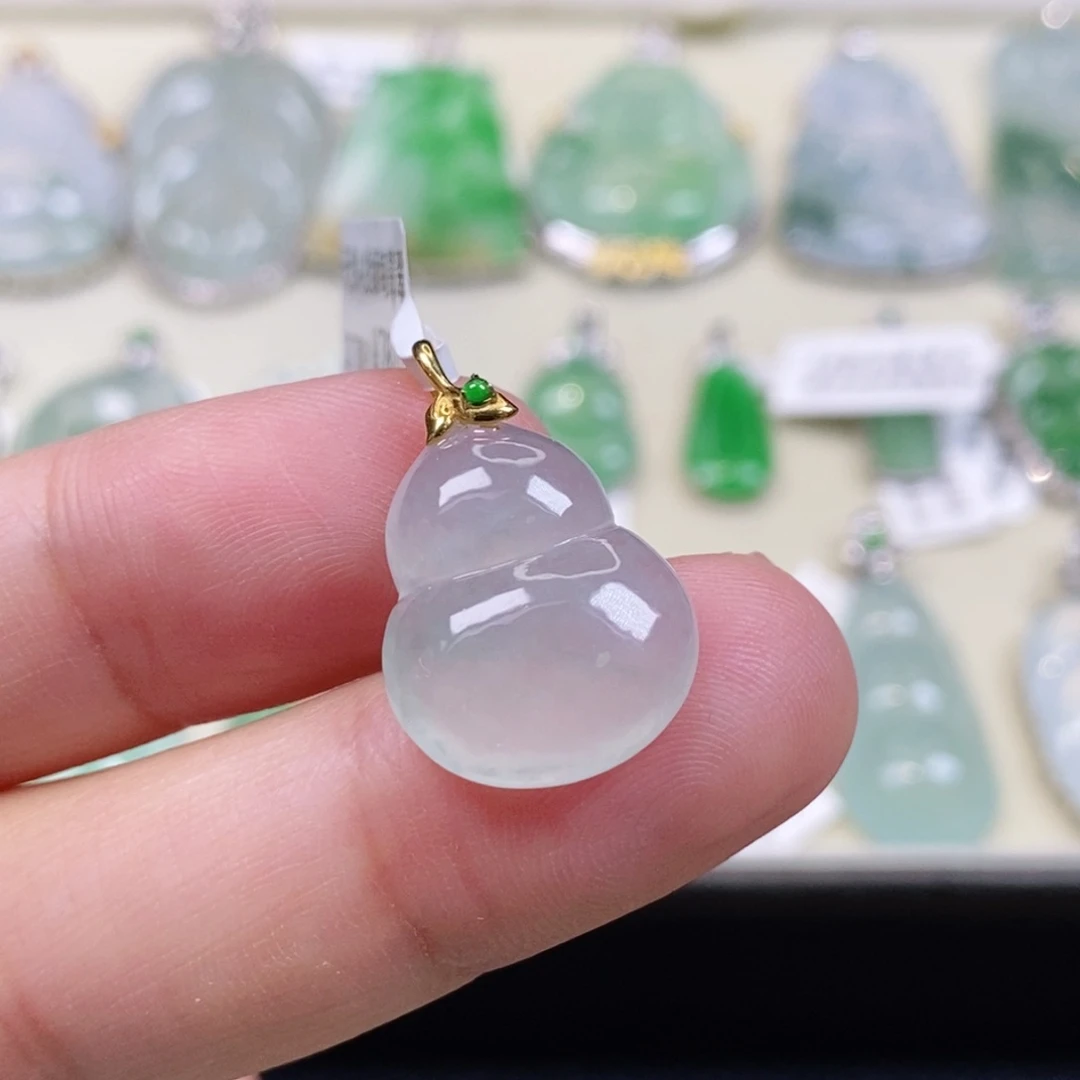 翡翠18K金镶嵌颈饰缅甸天然a货翡翠