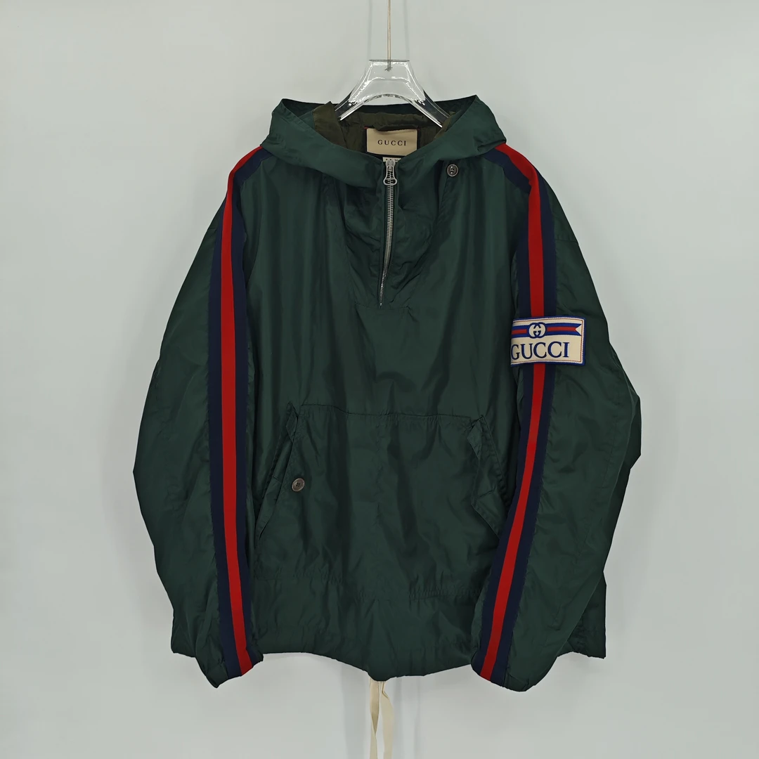 95新 GUCCI/古驰 刺绣logo臂章半拉链冲锋衣外套/44码/Sw24905