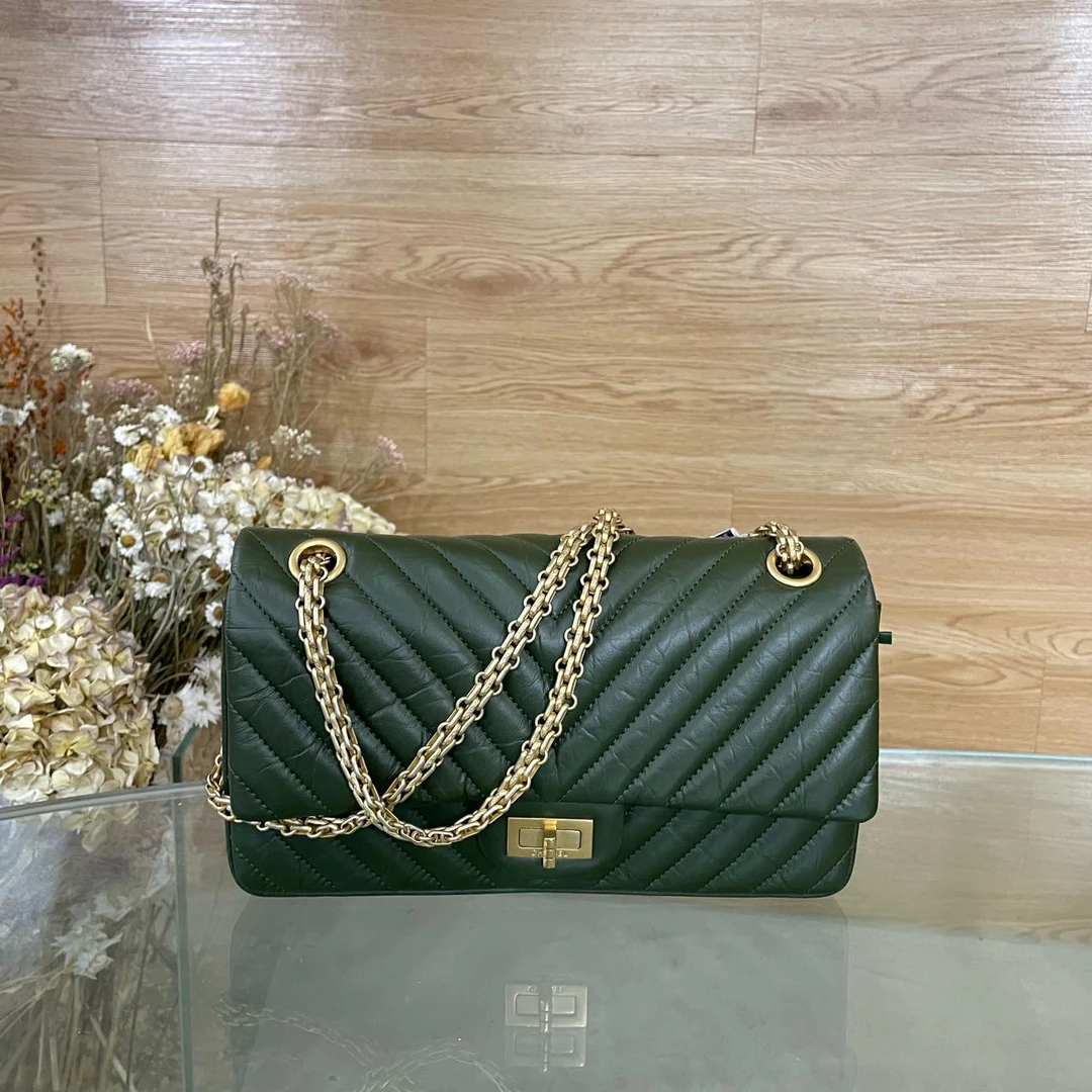 95新 Chanel/香奈儿 Chanel 小号V纹金扣绿色2.55  牛皮