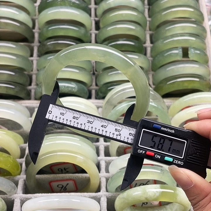 蛇纹石玉未镶嵌手镯114