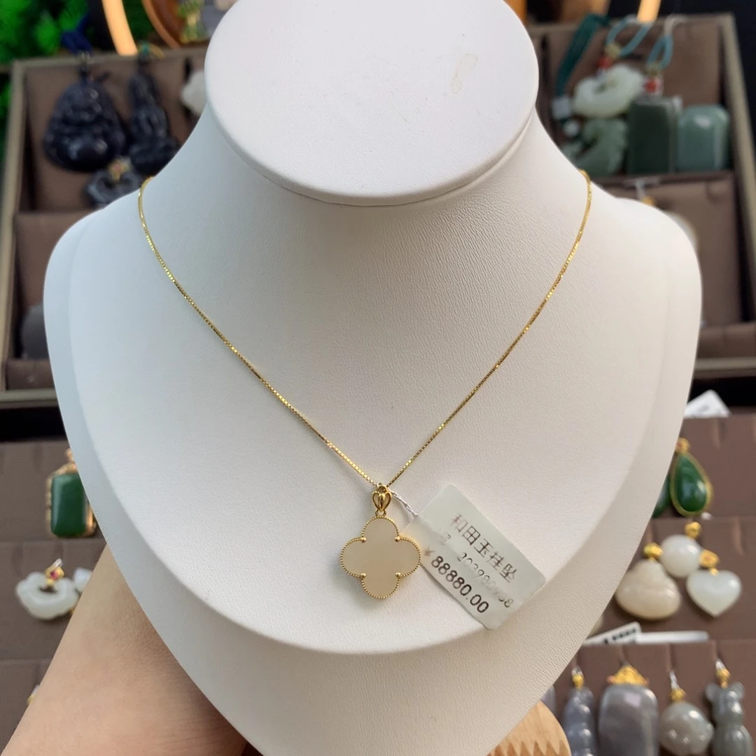 和田玉吊坠18K金镶嵌