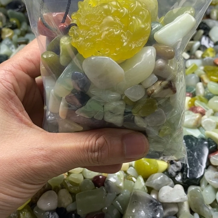 蛇纹石玉鱼缸石未镶嵌