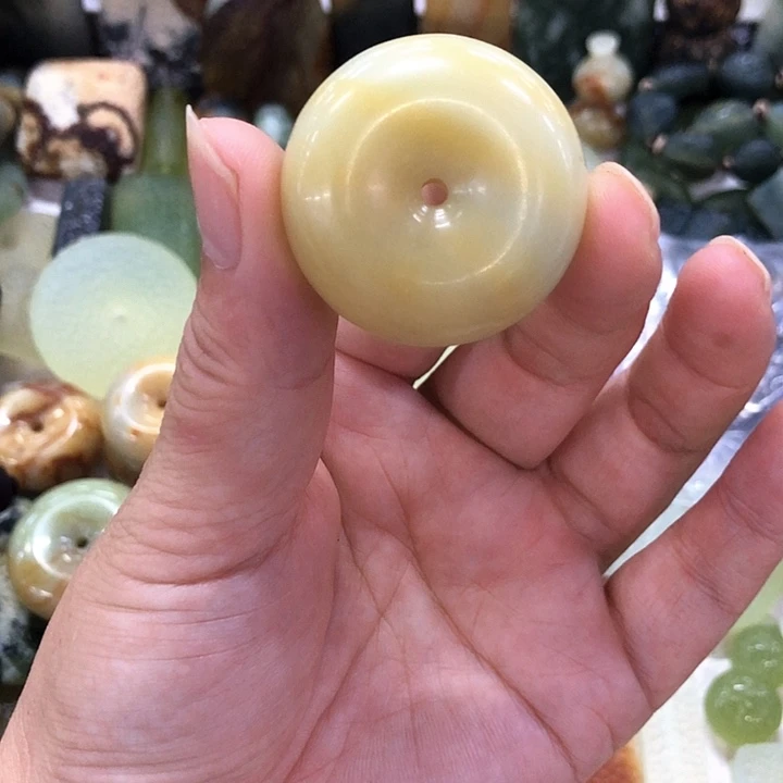 蛇纹石玉未镶嵌吊坠(***)