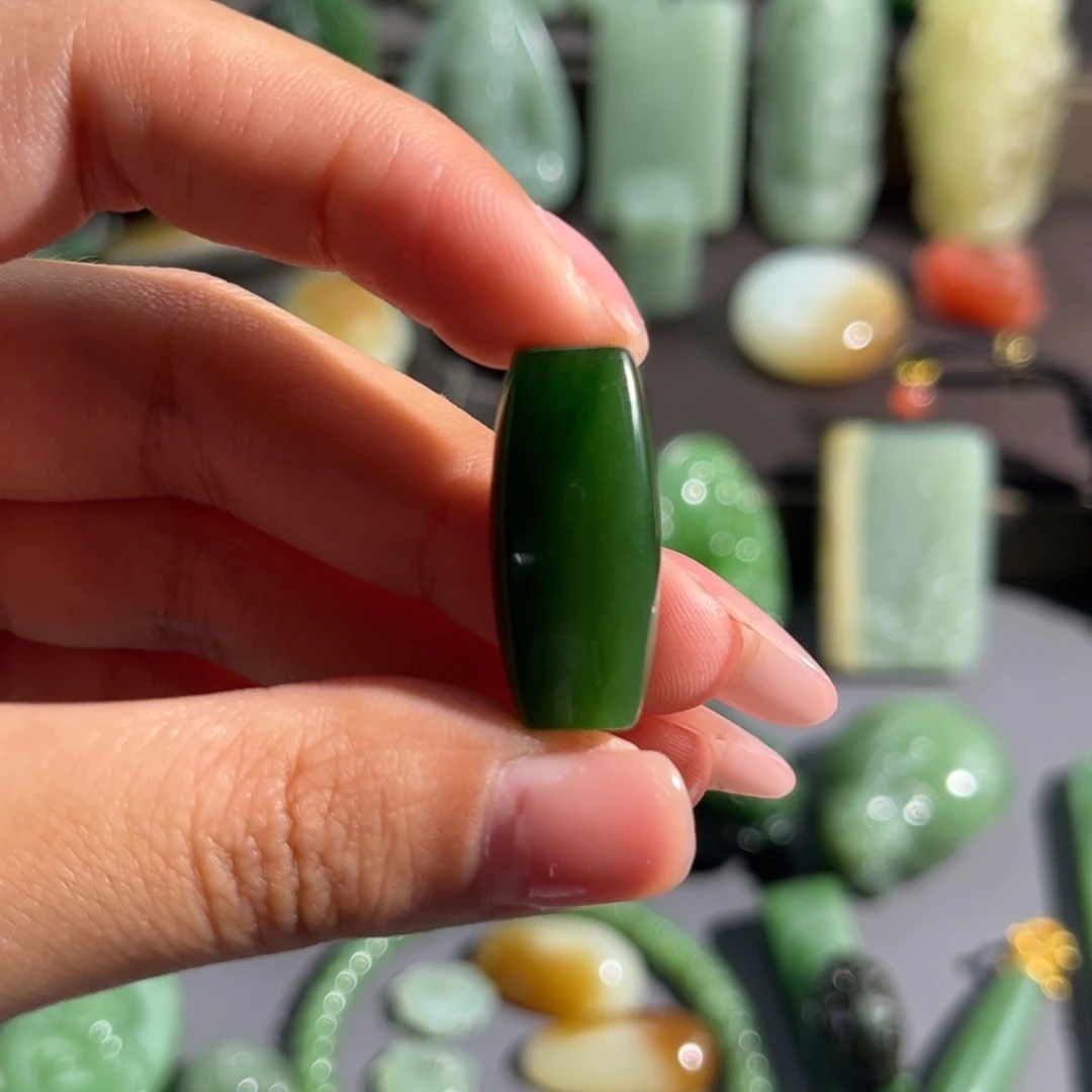 和田玉未镶嵌颈饰清**心