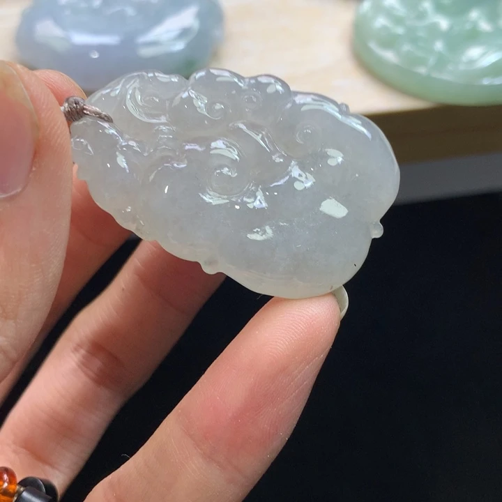 翡翠未镶嵌颈饰吊坠