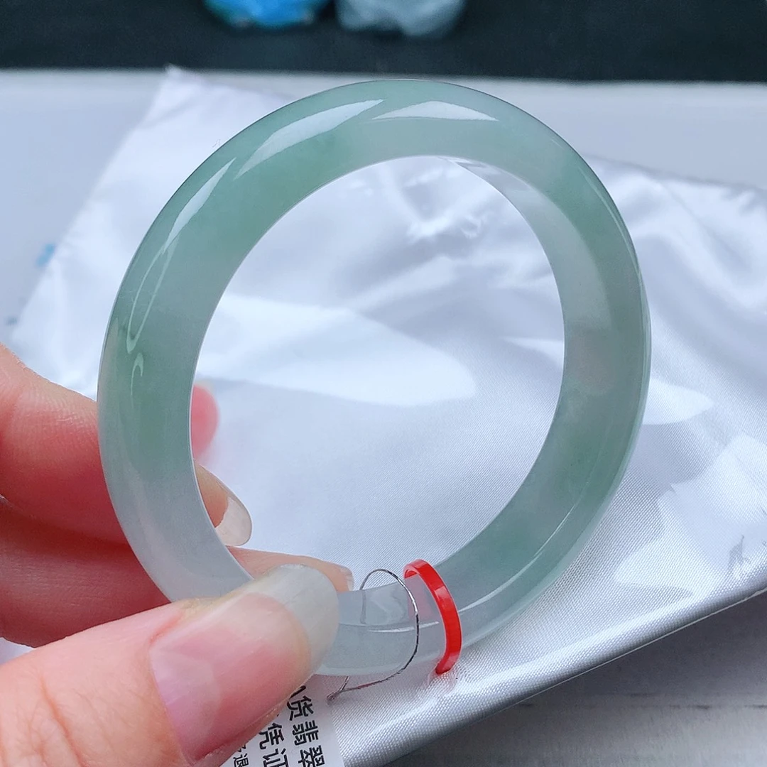 翡翠手镯未镶嵌54+圈