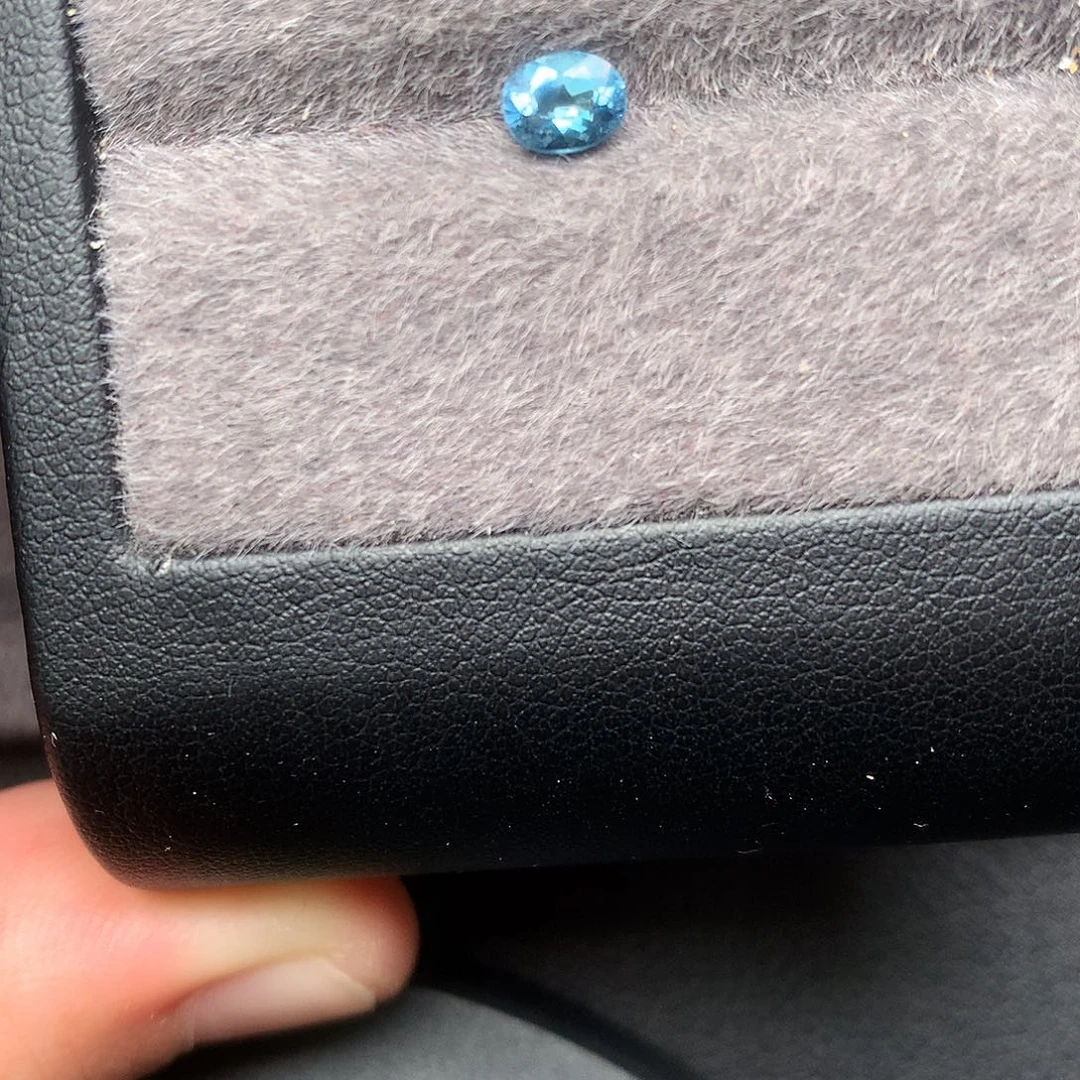 海蓝宝石裸石0.43克拉超圣海蓝宝玻璃体满火彩晶体干净