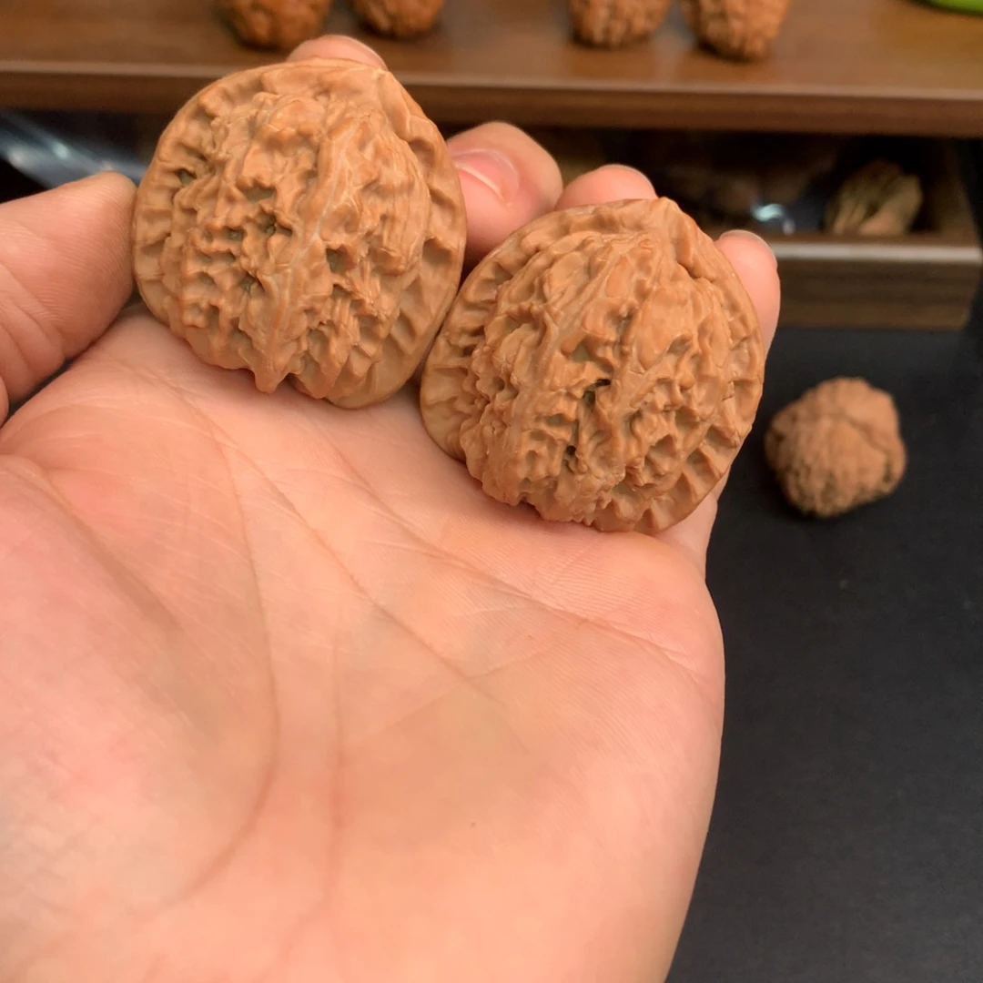 文玩核桃把件40白狮子