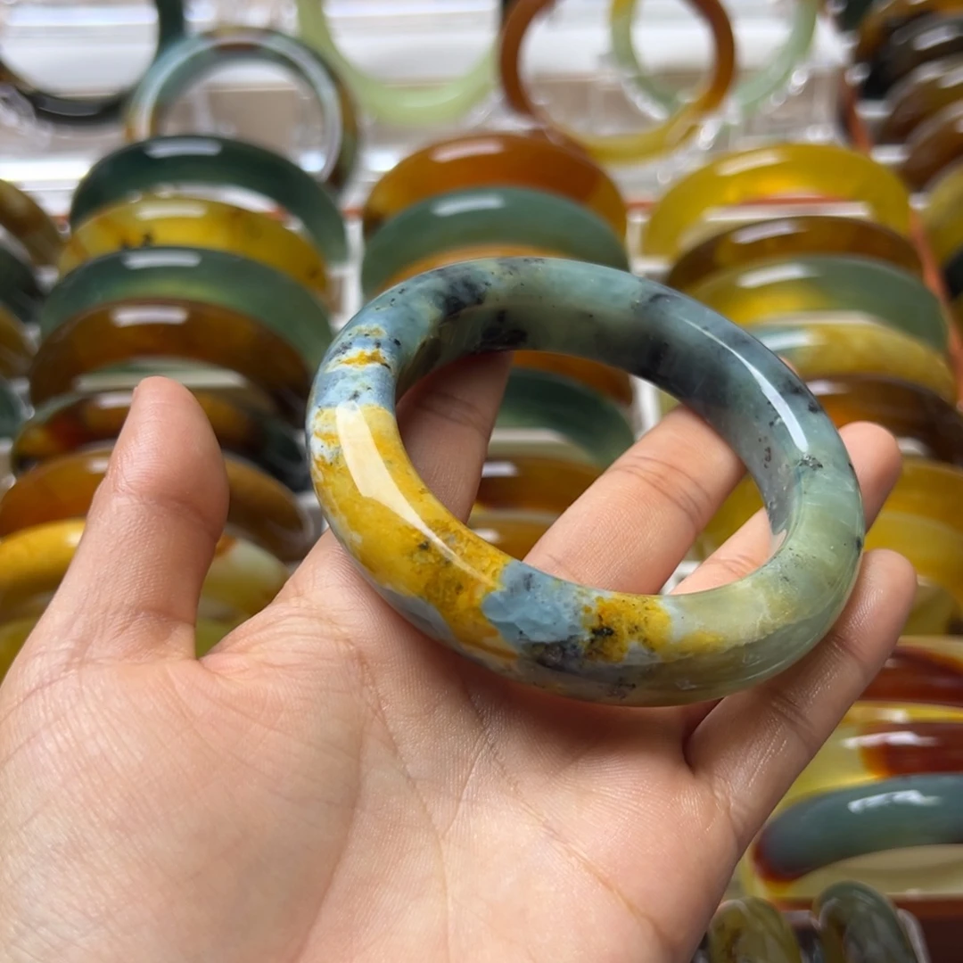 蛇纹石玉未镶嵌手镯