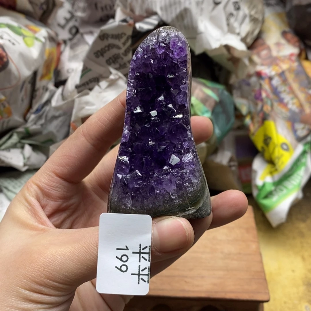 紫晶乌拉圭未镶嵌