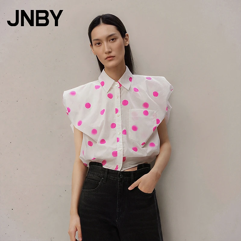 JNBY/江南布衣小波点短款衬衫女肩部泡泡设计单排扣翻领无袖衬衣