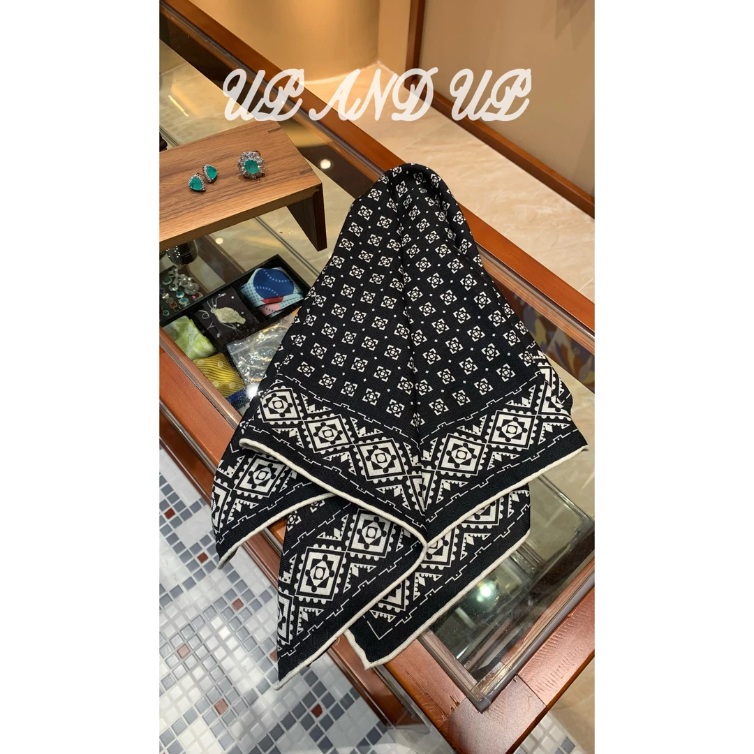 ‘扇子’ 高端轻奢优雅大方精致百搭显瘦披肩丝巾