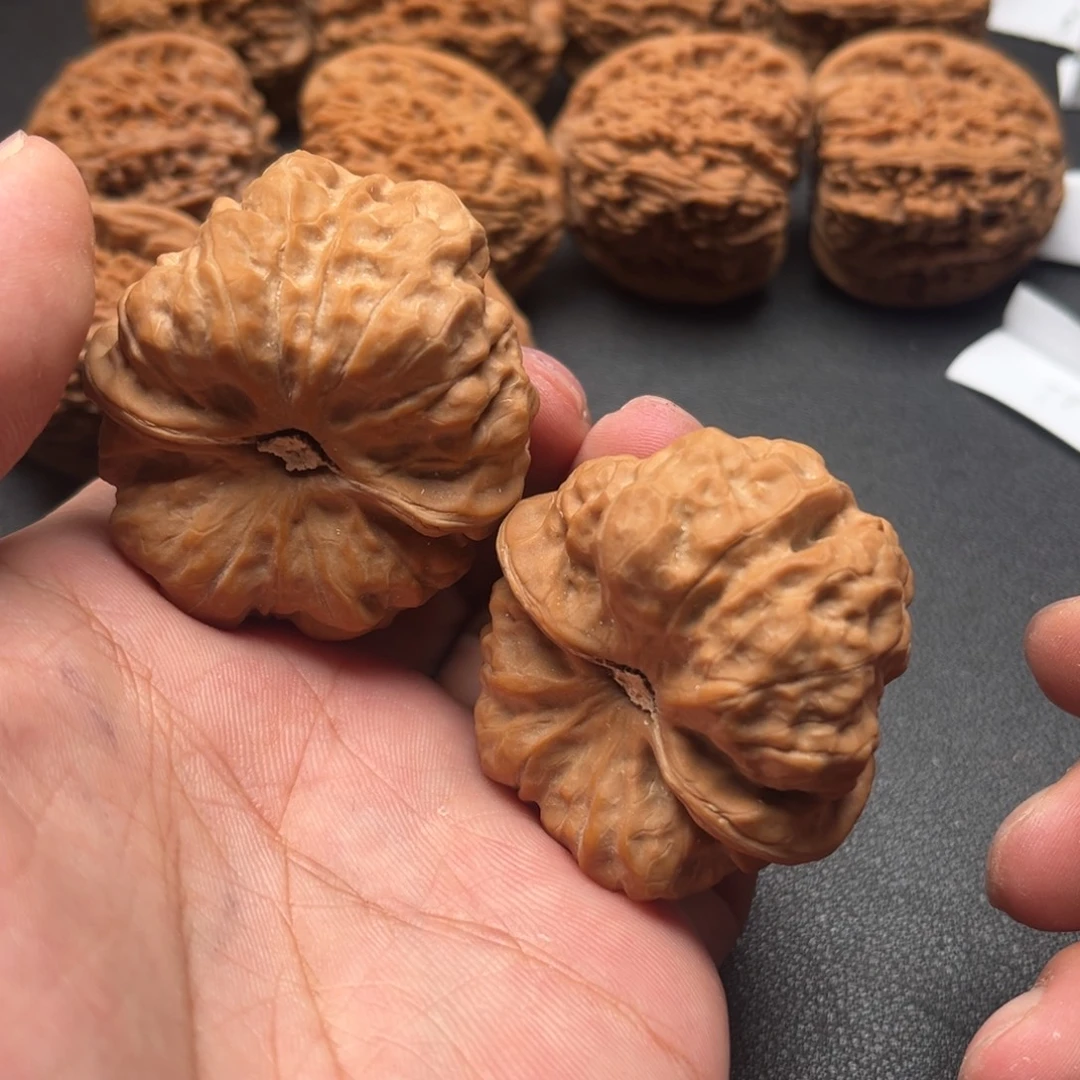 吊坠文玩核桃文玩核桃吊坠，蛤蟆头