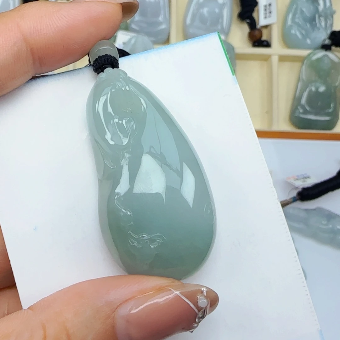 翡翠未镶嵌颈饰