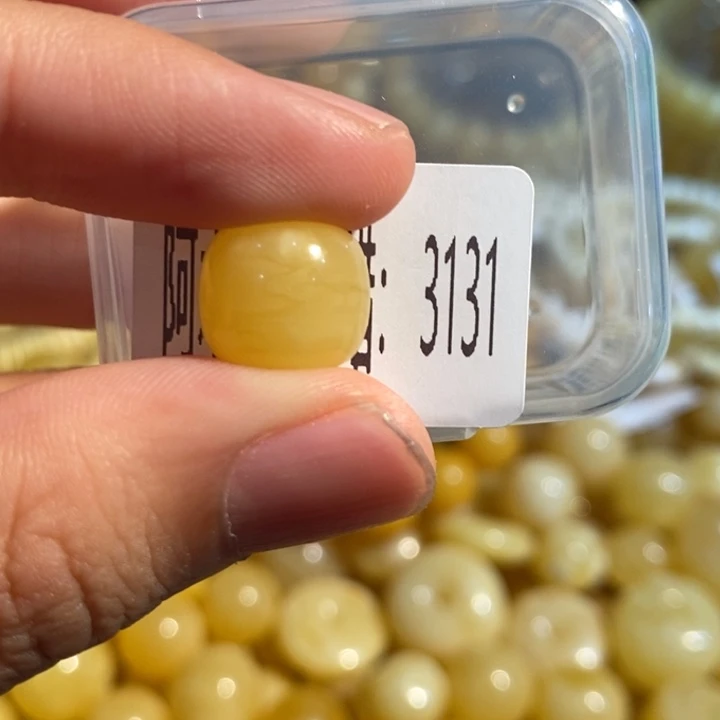 琥珀未镶嵌珠宝奇石3131