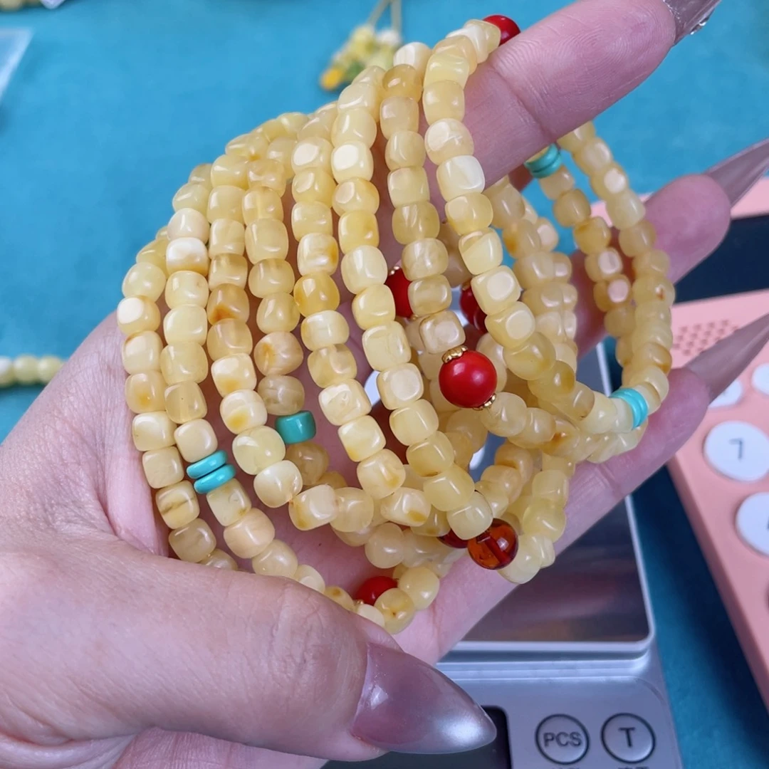 蜜蜡裸石未镶嵌多样性发其中一个