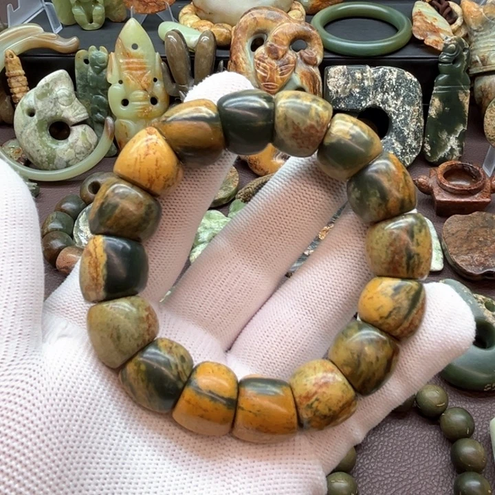 未镶嵌岫岩河磨玉（透闪石质玉）车挂