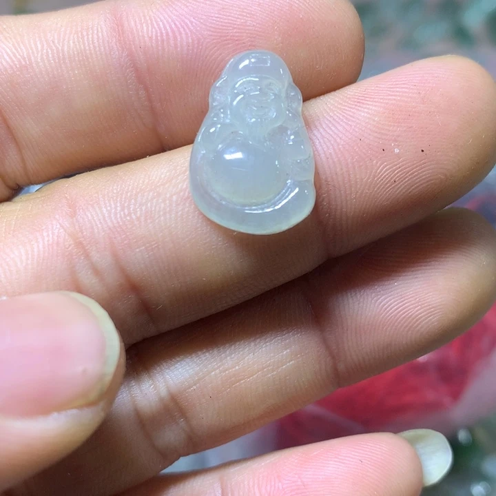 翡翠未镶嵌颈饰财神