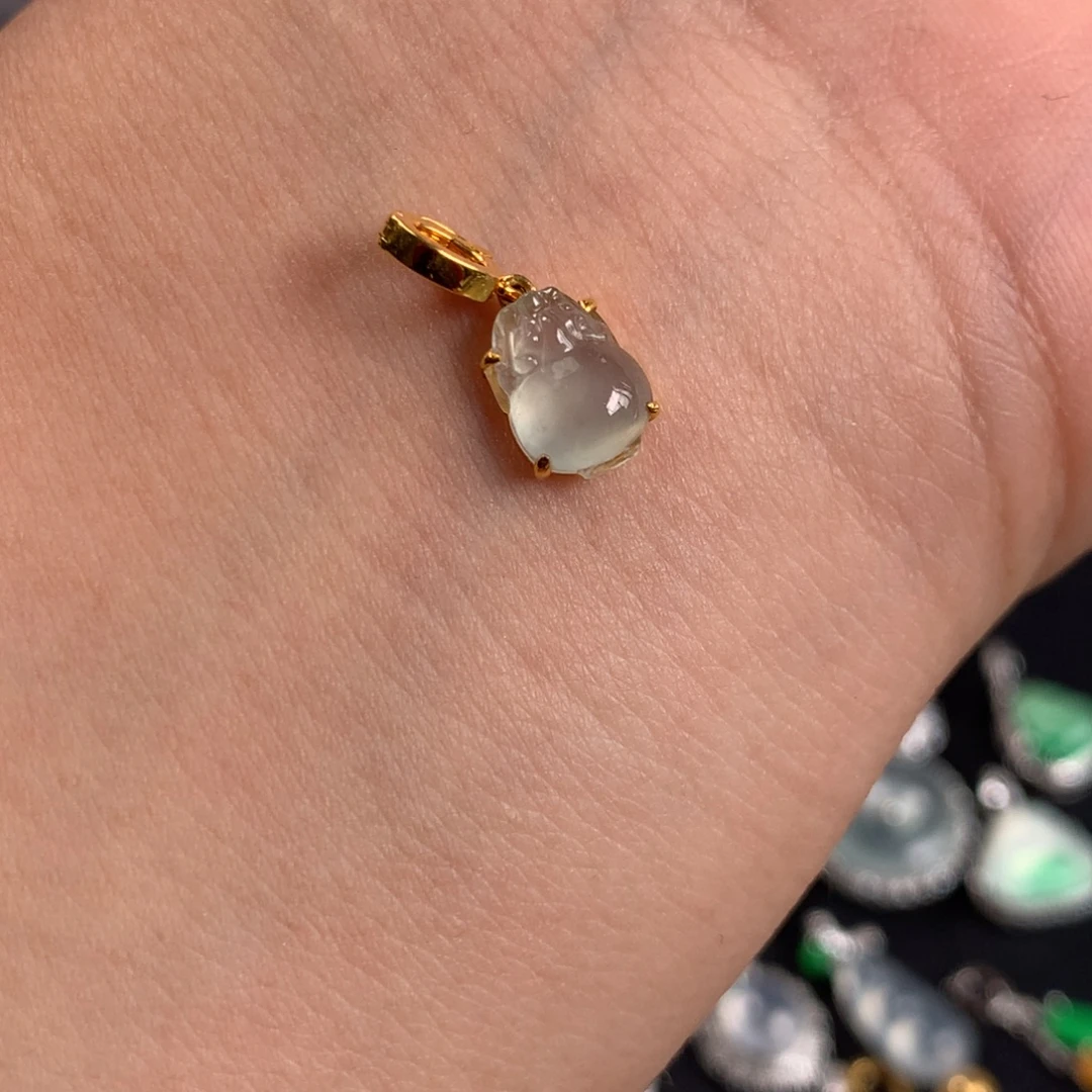 翡翠18K金镶嵌颈饰