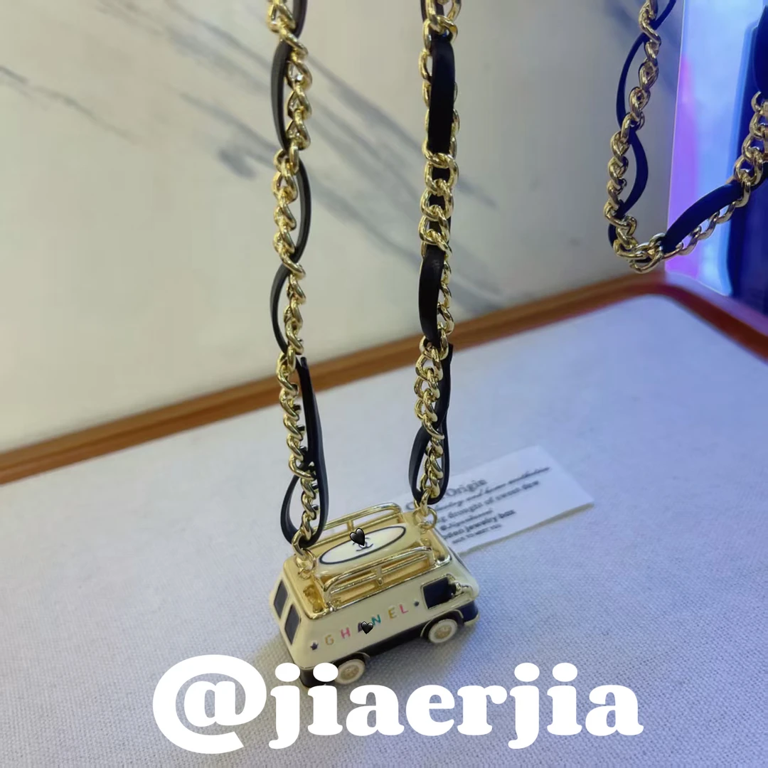 商务腰链女镶嵌字母皮手环胸针复古百搭时尚（3701）