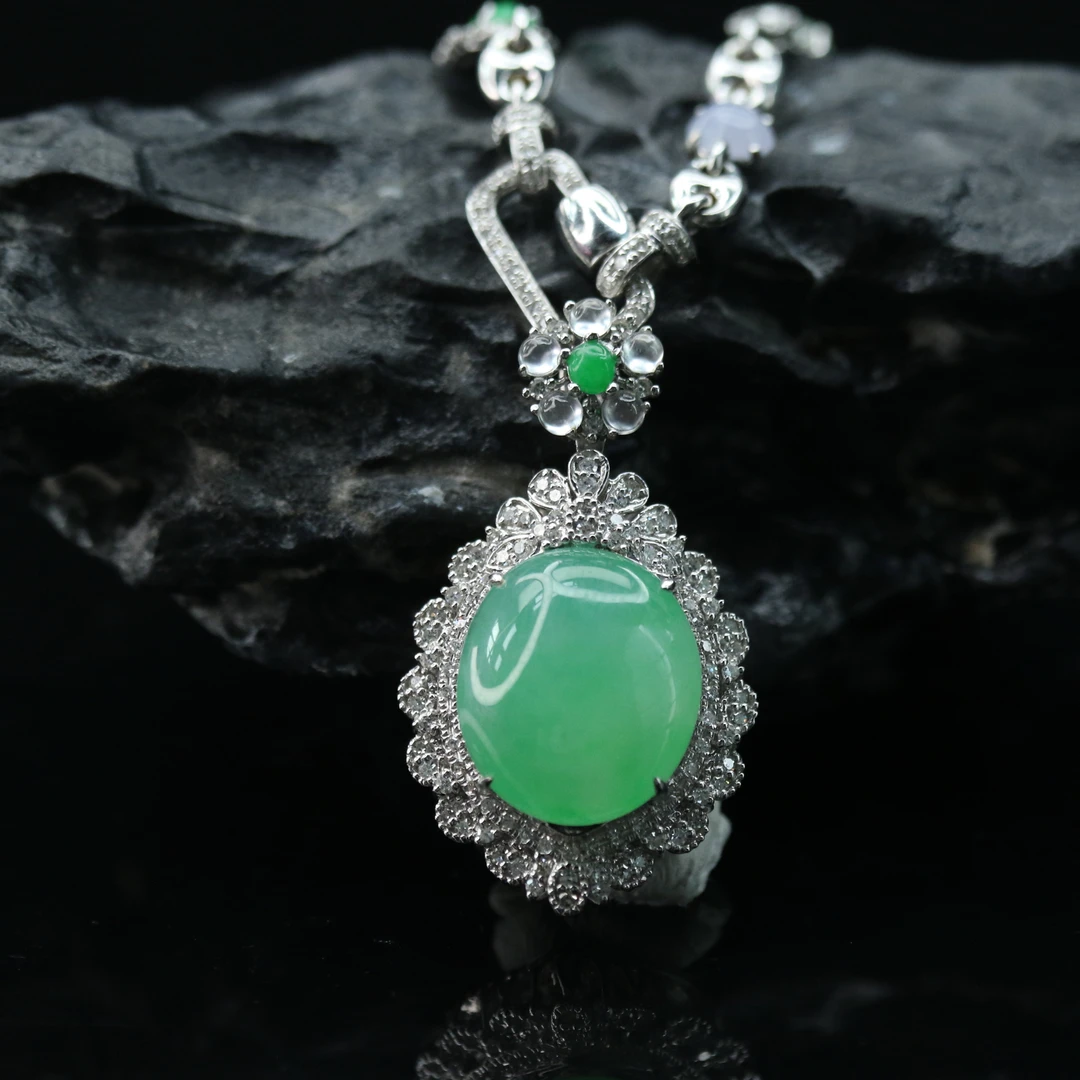 22天然缅甸翡翠A货18k绿蛋面吊坠/200789/上海嘉禾拍卖