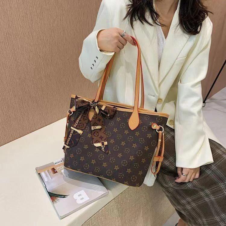 乌市发货新疆包邮爆款印花经典包包时尚大容时尚大容量条纹托特包