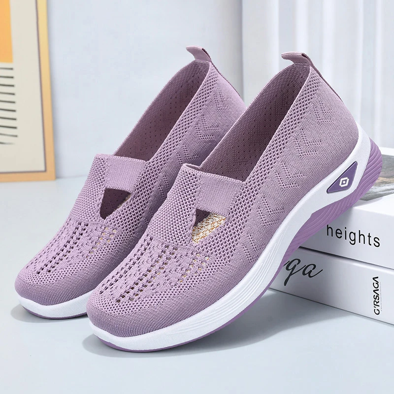 鞋子女跨境大码女鞋软底不累脚一脚蹬妈妈鞋网面透气老北京布鞋