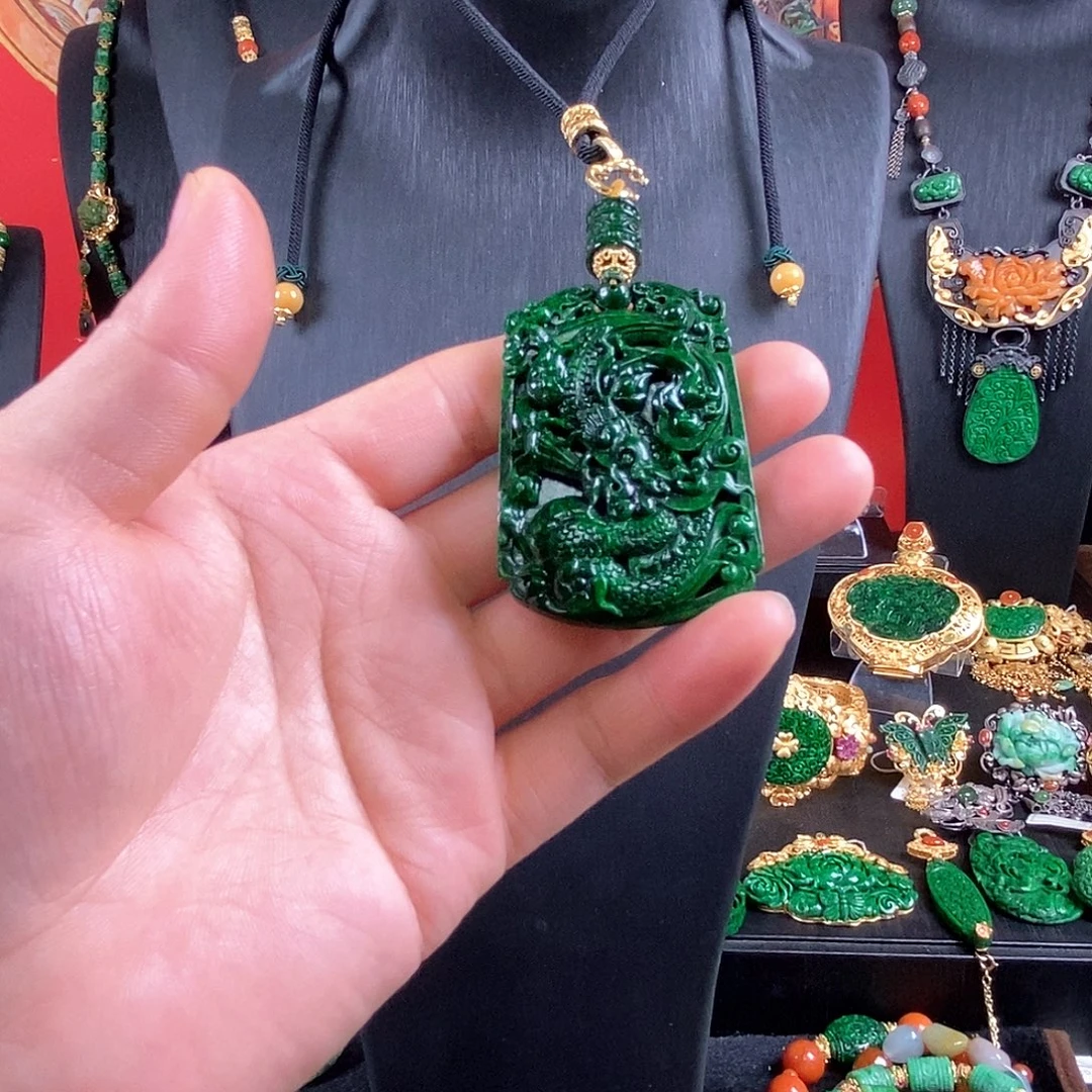 翡翠未镶嵌吊坠(赠链)吊坠