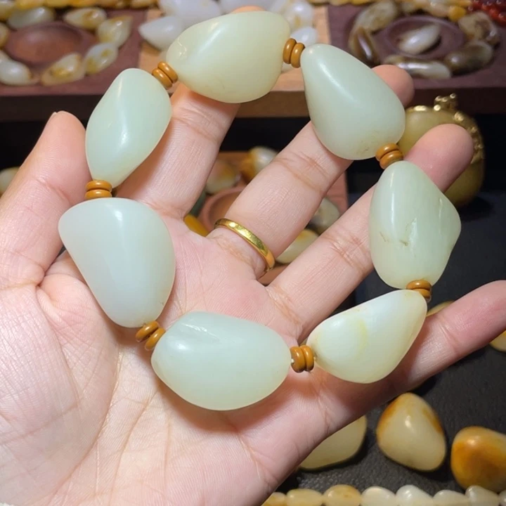 乐***人和田玉未镶嵌手链