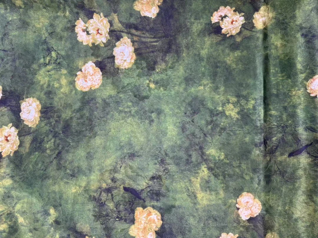 墨绿色山茶花香云纱丝绸