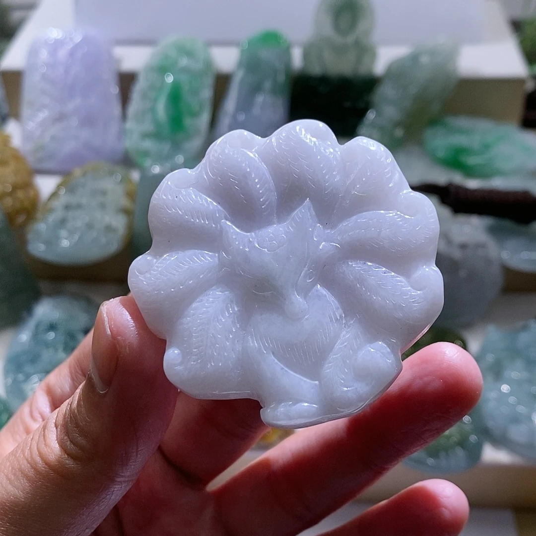 【闪购商品】翡翠颈饰未镶嵌九尾狐