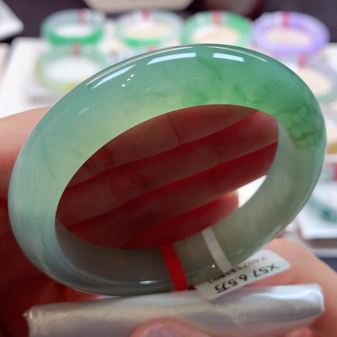 翡翠手镯未镶嵌48正圈77