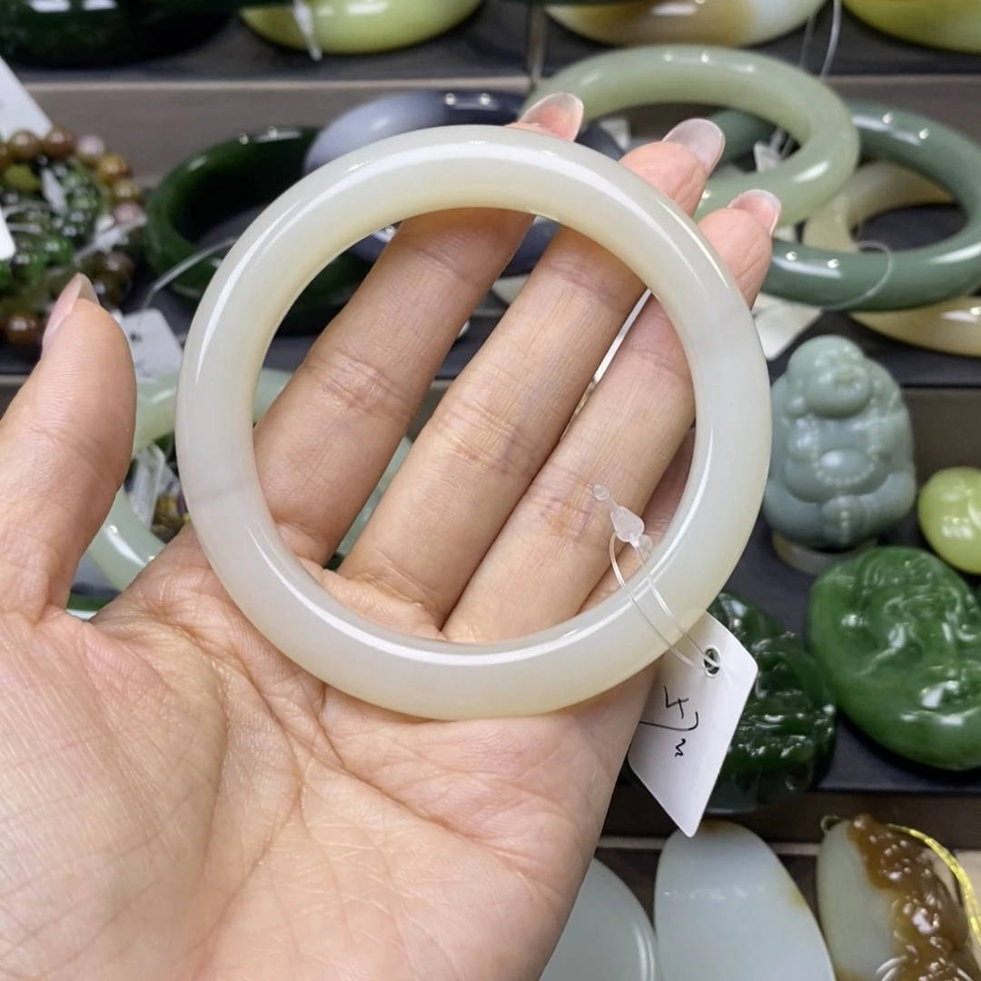 和田玉（糖玉）未镶嵌手镯