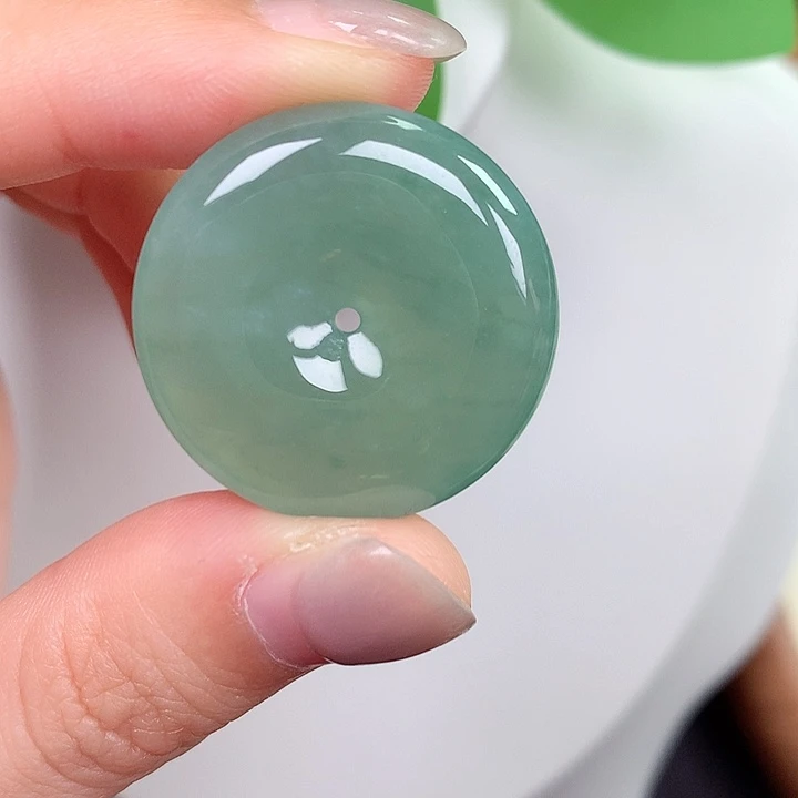 翡翠未镶嵌颈饰106；27.1-5.6