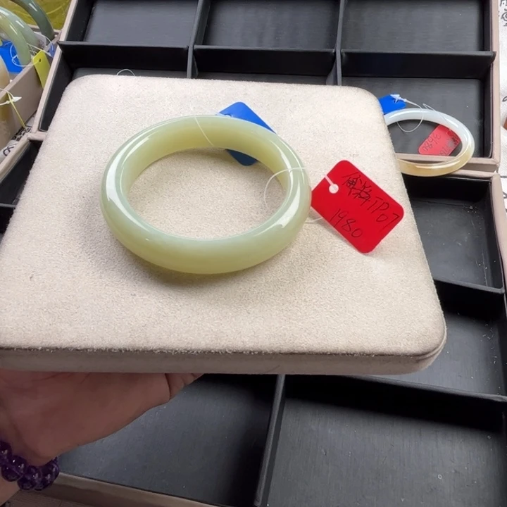 未镶嵌手镯和田玉玲珑美镯54