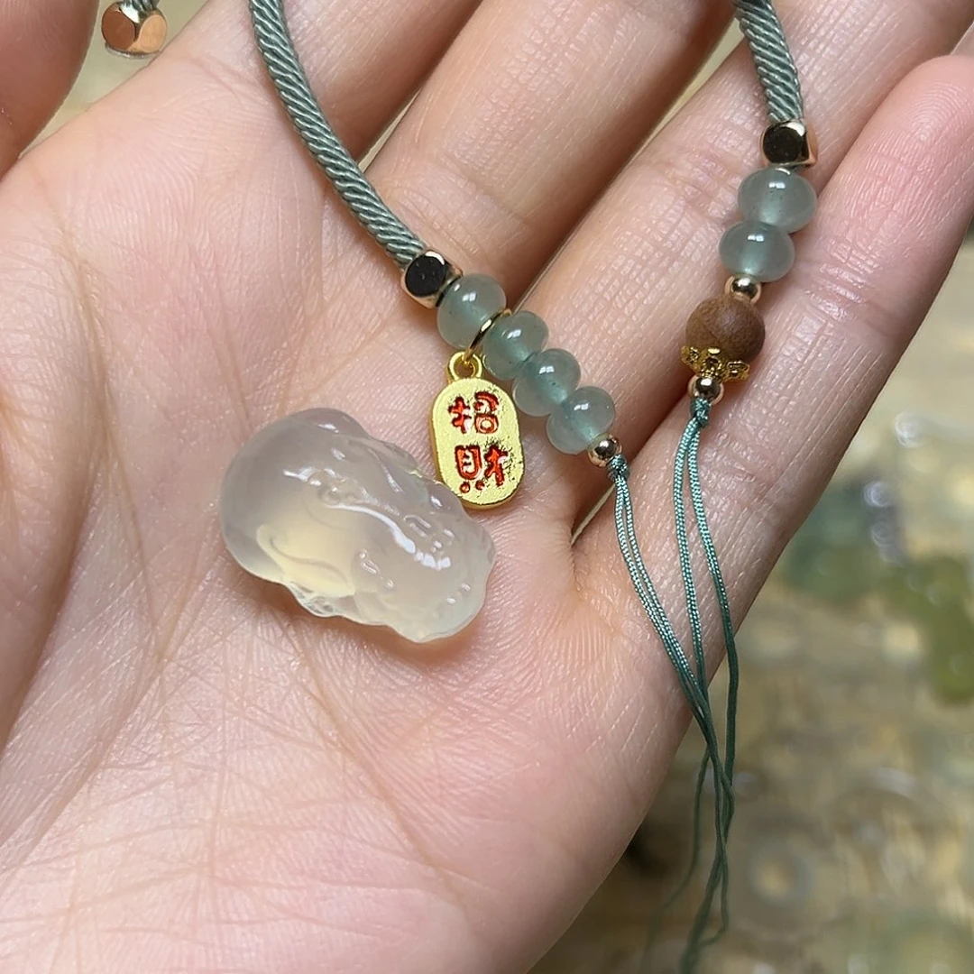 蛇纹石玉未镶嵌颈饰邓****】