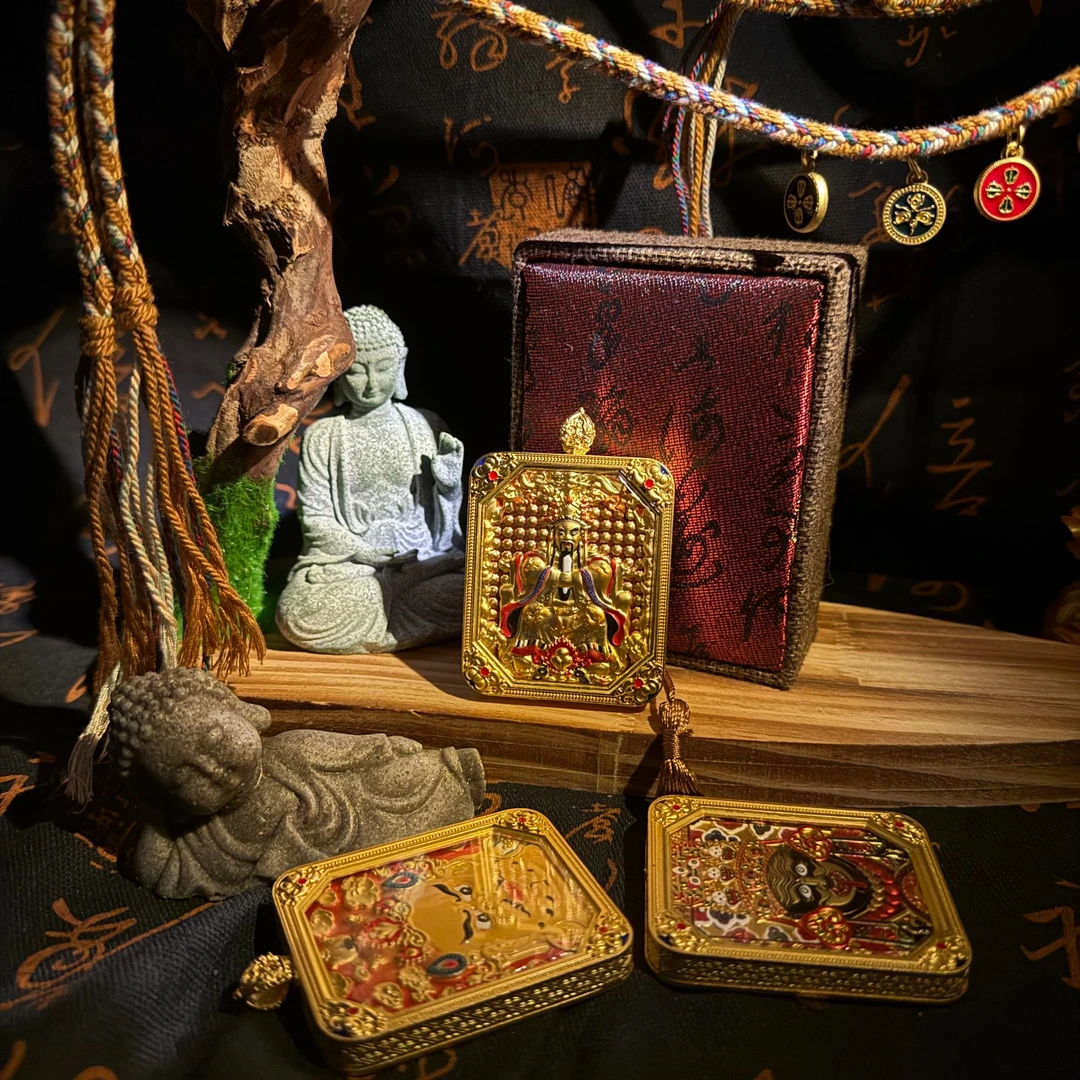 铜合金项坠-十二本本老师五爷双面唐卡  立体浮雕鎏金工艺已祝福