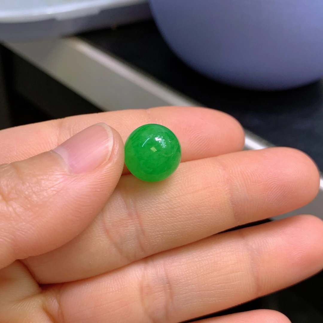 缅甸天然翡翠A货冰阳绿圆珠