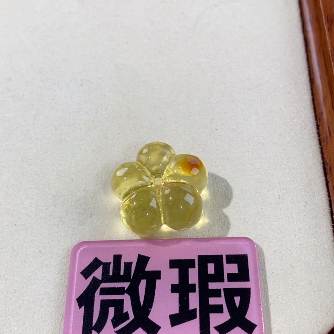 蜜蜡未镶嵌裸石花