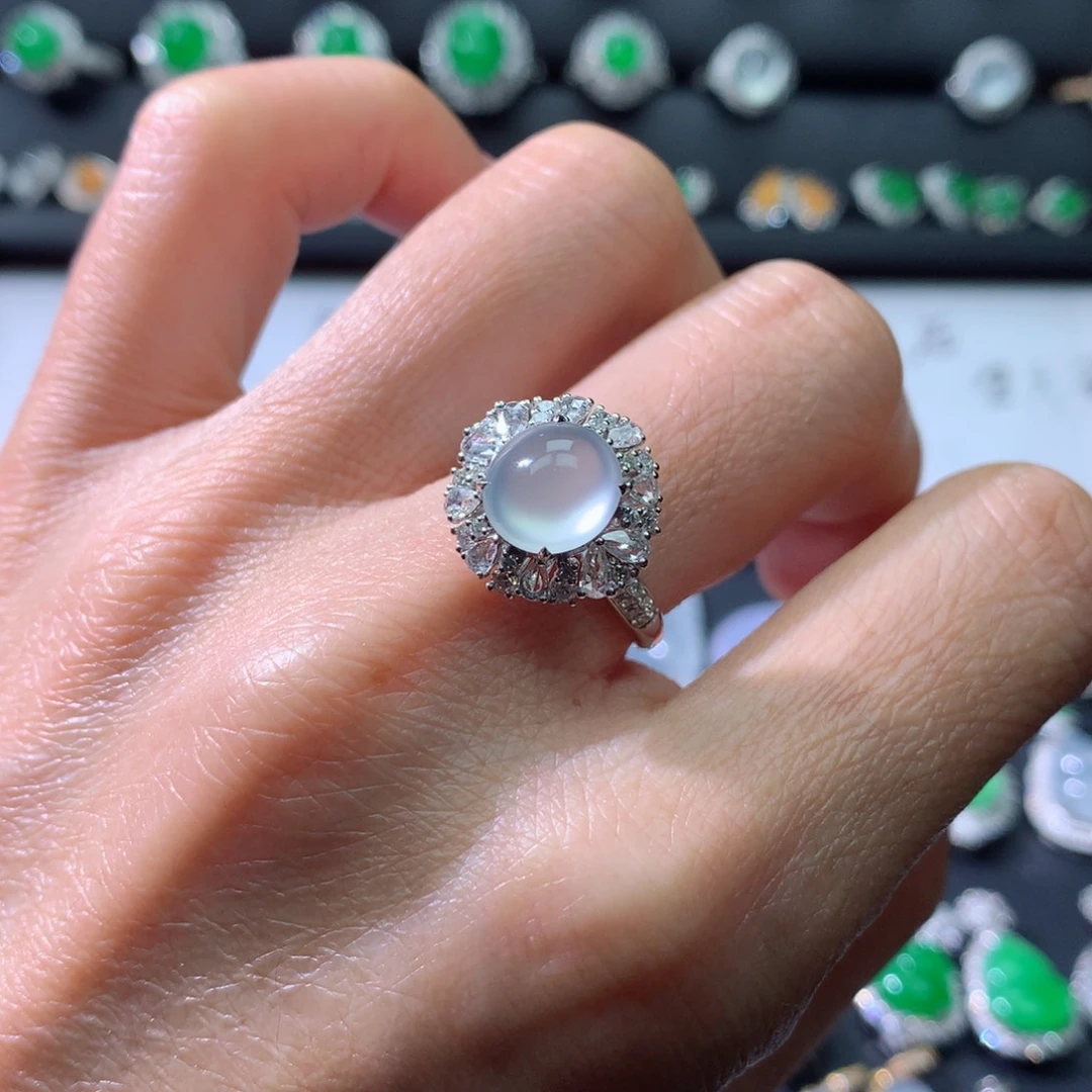 未镶嵌戒指翡翠伴钻