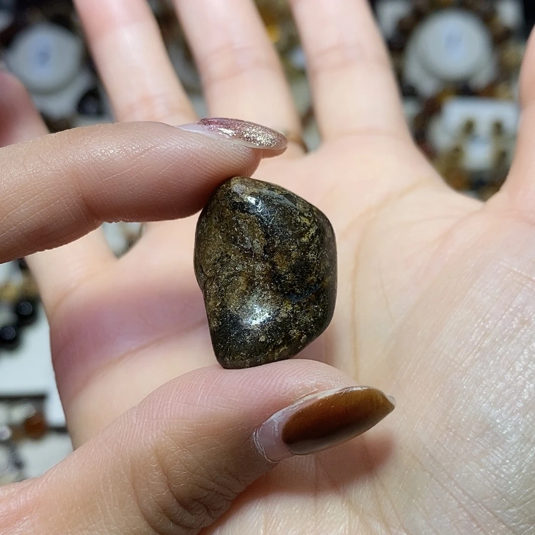 琥珀未镶嵌裸石泥珀约2.42随型